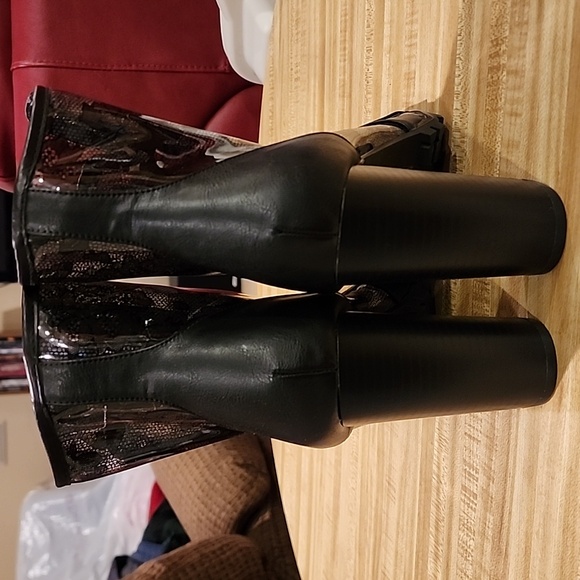 Shoedazzle Clear Floral Booties - Picture 3 of 8